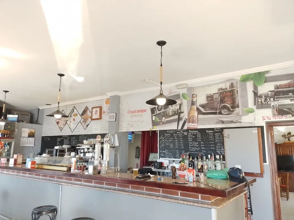 Bar gasolinera Las Noritas_Puebla de Sancho Pérez_slider_image_1