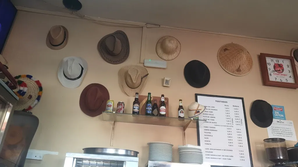 Bar gasolinera Las Noritas_Puebla de Sancho Pérez_slider_image_3