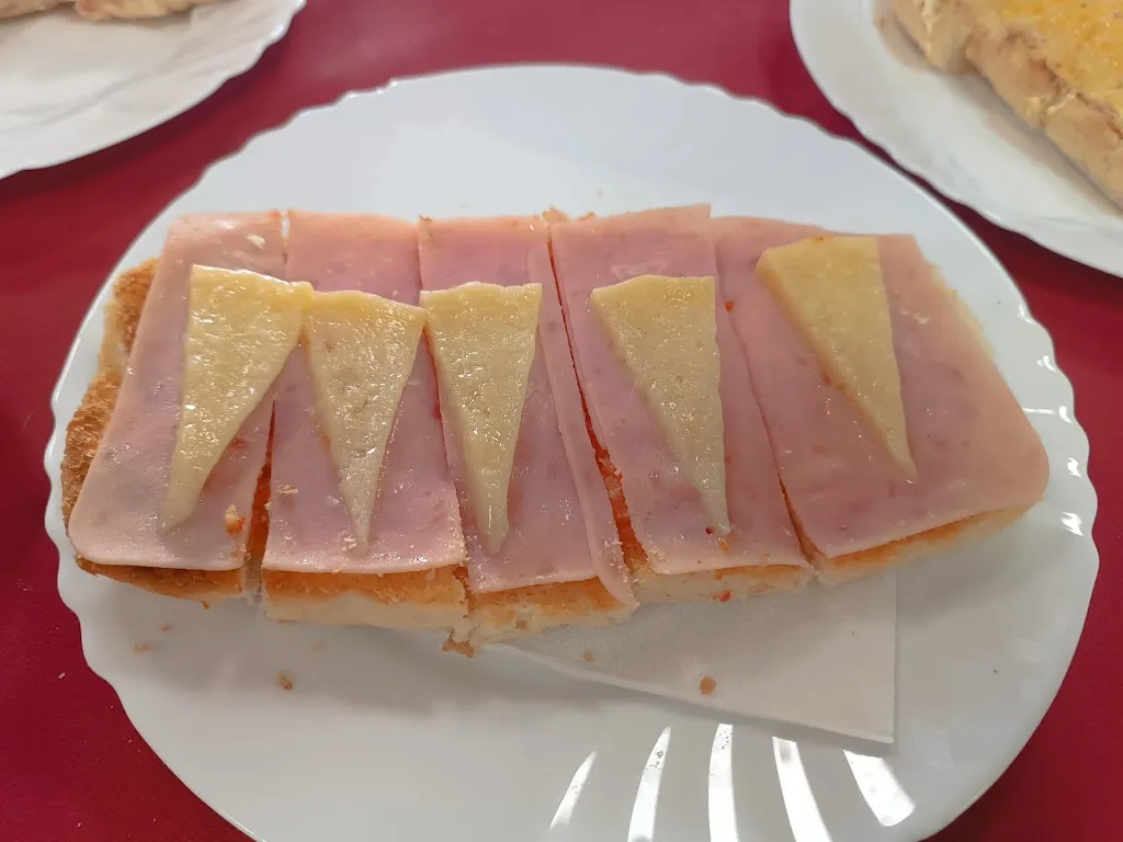 FRANCISCO JOSE GARCIA DEL AMO_Restaurante Larios_Olivenza_recensione