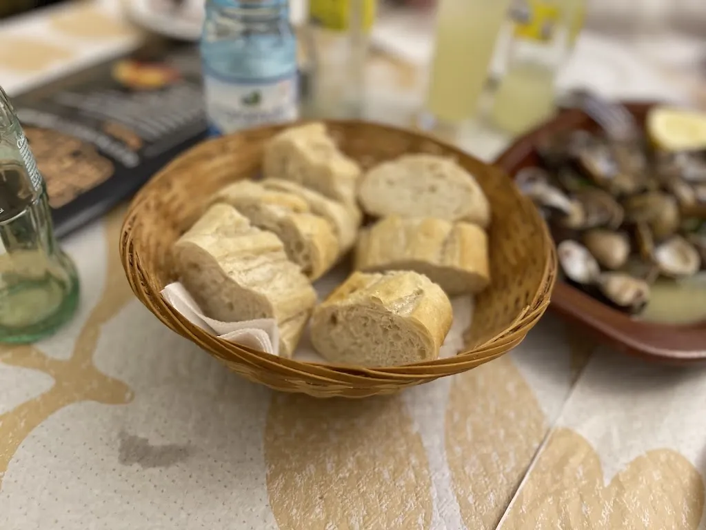 Indrajit Gaikwad_Bar restaurante Castillejos_Olivenza_review