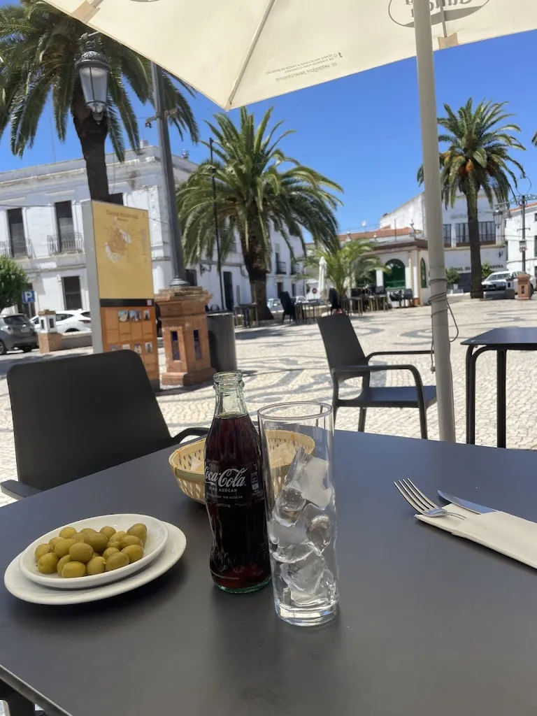 Lydia Cabeza_Bar restaurante Castillejos_Olivenza_review