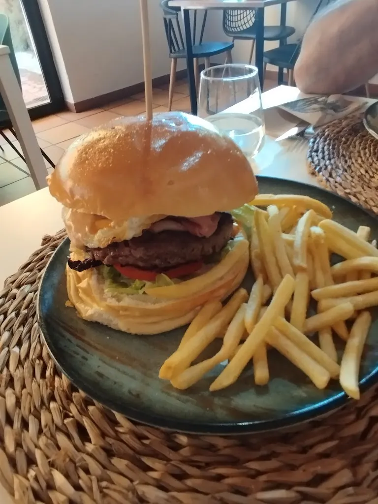 Maria Reyes de las_Restaurante La Niña Bonita_Olivenza_review