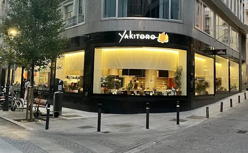 Yakitoro_Reina_slider_image_1