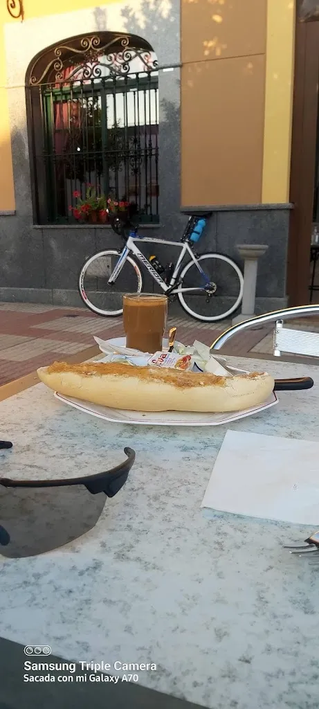 Jose Aurelio Blasco_Bar STOP_Quintana de la Serena_review