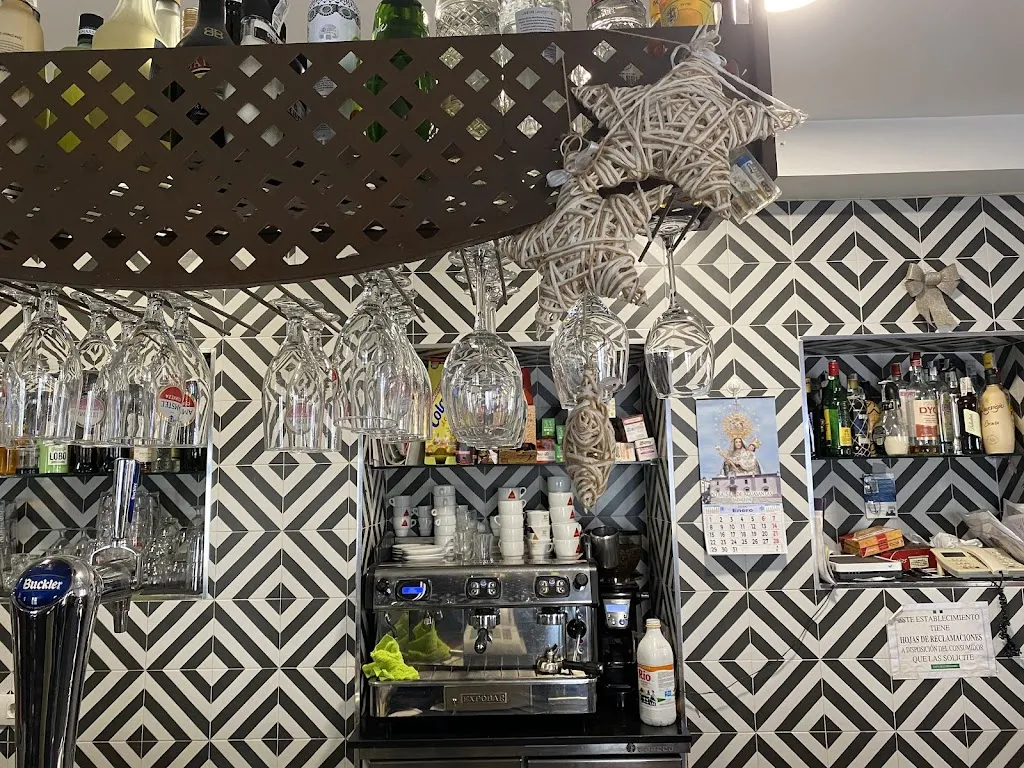 Pub Oasis restaurant in Salvaleón