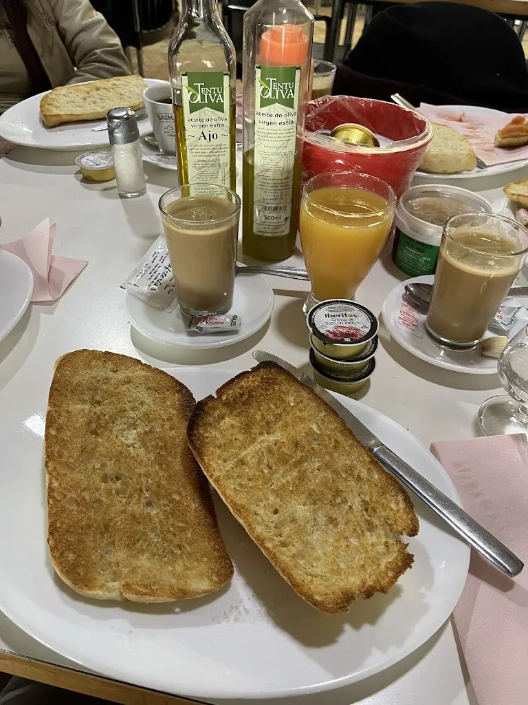 Leire Arana_Restaurante Cafetería Hervás_Segura de León_review