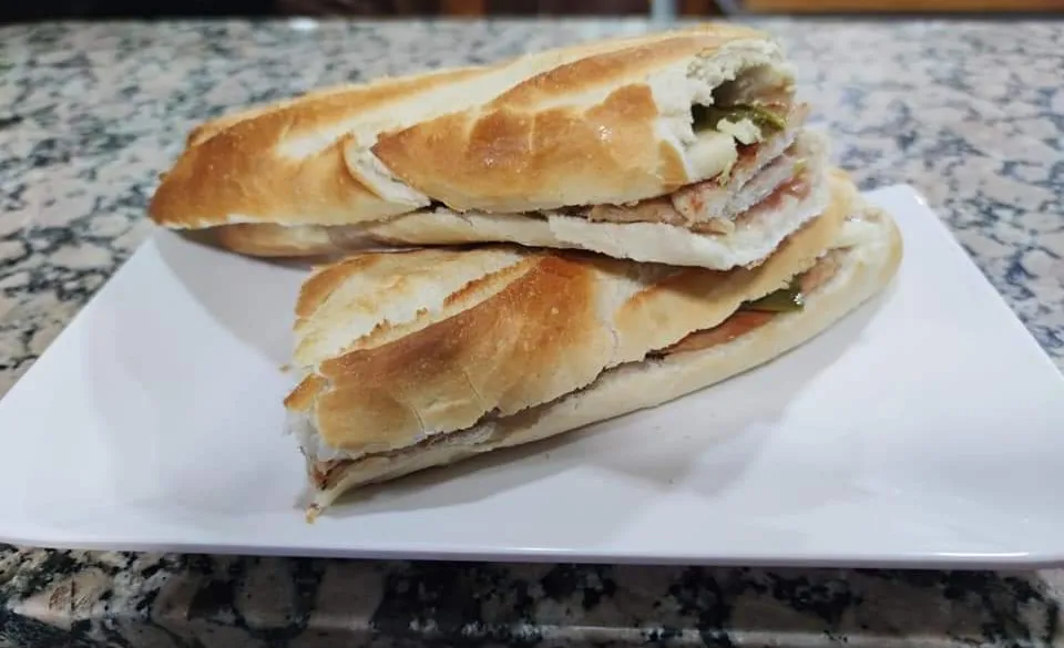 Bar restaurante El Triángulo restaurant in Santa Amalia