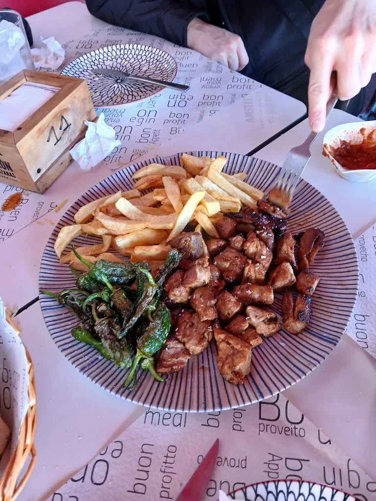 Menu_Bar Petunia_Santa Amalia_image_2