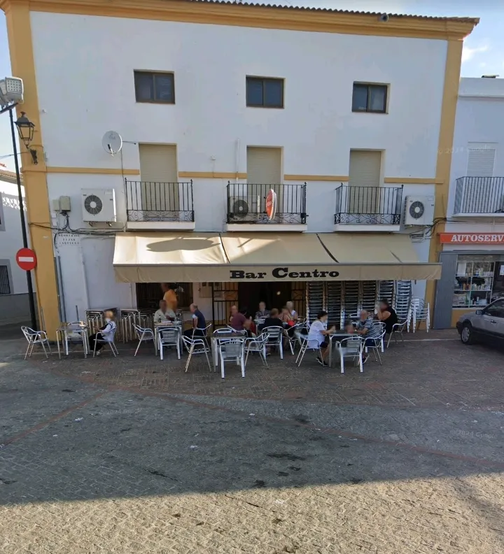 Lucía Pérez Rodríguez_CENTRO_Siruela_review