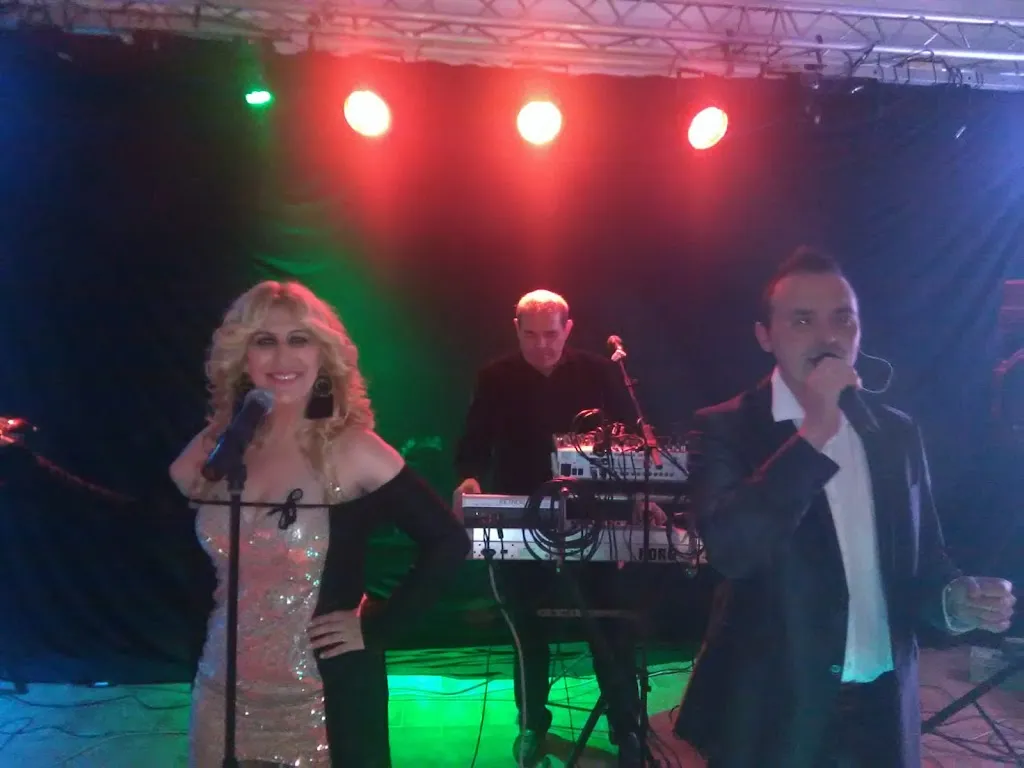 Montse Collado cortes_Salones Luján_Siruela_review