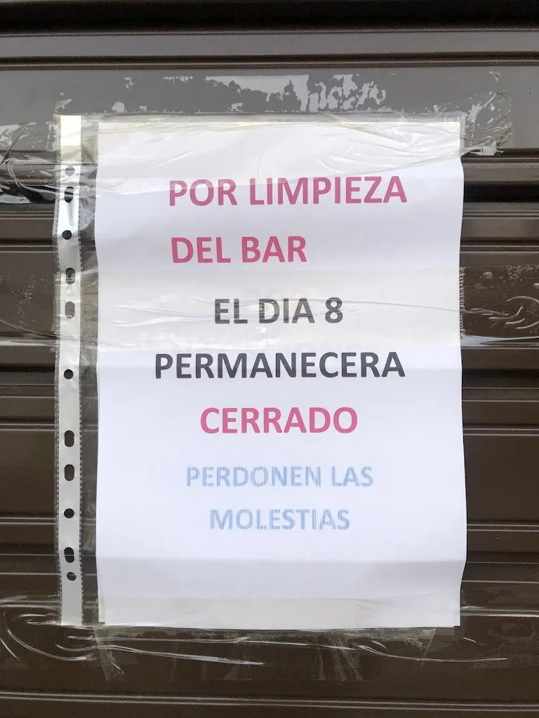 Estela Cabello Milara_Bar Merchán_Siruela_review