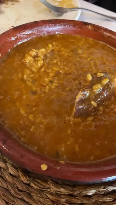 Ana Jiménez Castellanos_Mesón El Fontanés_Santos de Maimona Los_recensione