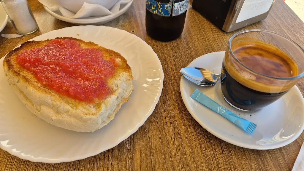 Patricia Fernández López_Hostal Restaurante Cafeteria Sanse - II Michey_Santos de Maimona Los_recensione