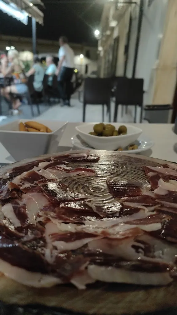 Stefania Zindel_Restaurante LAS BARANDAS_Santos de Maimona Los_review