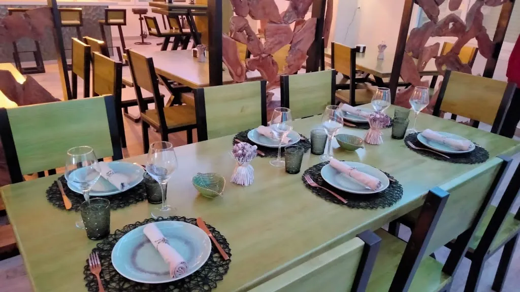 Gastro-Pub Neon restaurant in Solana de los Barros