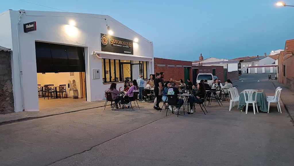 Gastrobar Catering Sotobosque_Talarrubias_slider_image_3