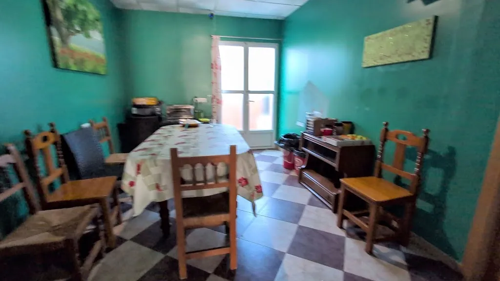 Kitty Hung_Albergue Restaurante Rojo Plata_Torremejía_review