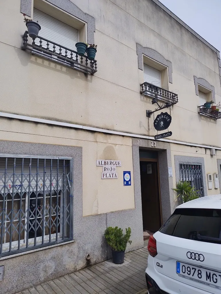 Kühni “Blue Bucket Hat pilgrim”_Albergue Restaurante Rojo Plata_Torremejía_review