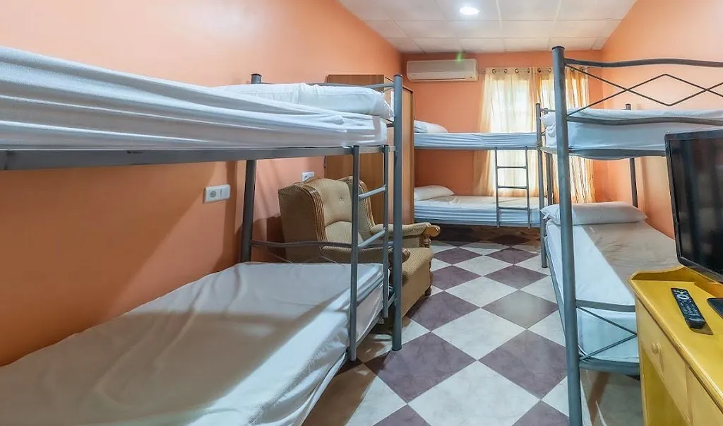 Albergue Restaurante Rojo Plata_Torremejía_slider_image_2