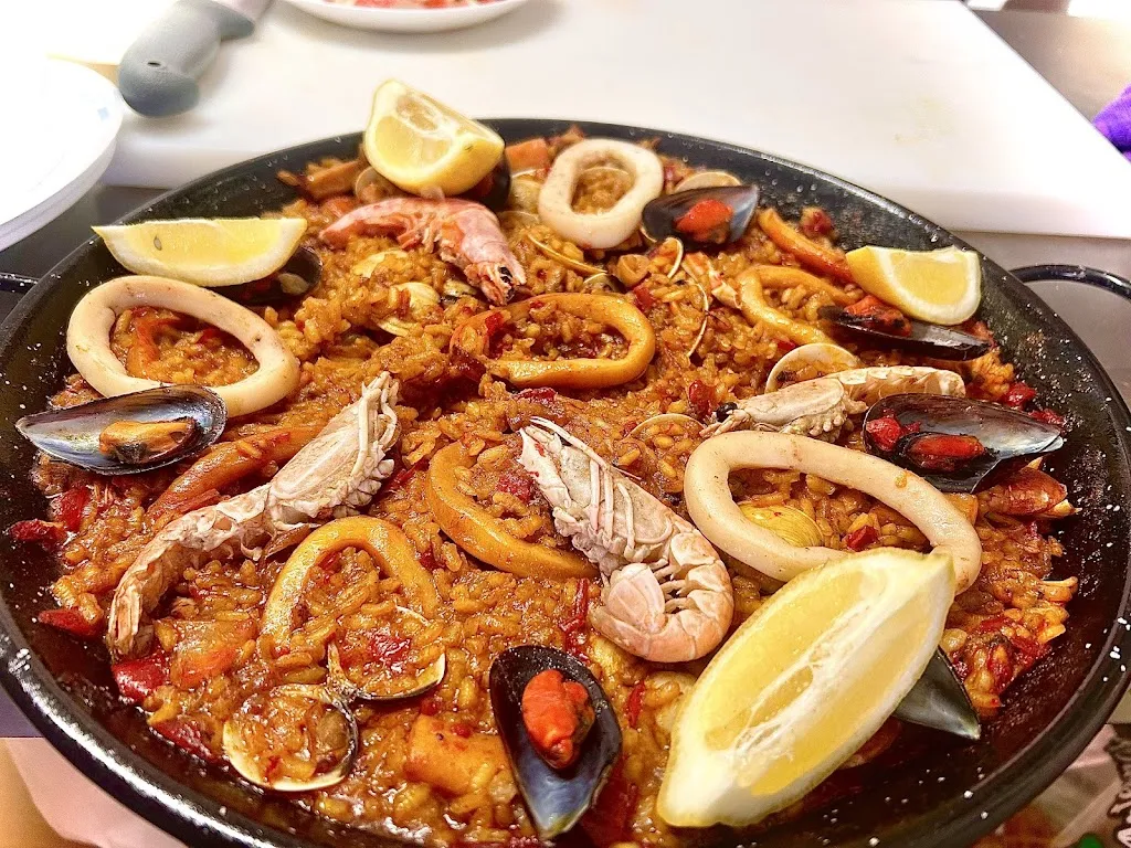 CAFÉ BAR RESTAURANTE LAS VIRTUDES restaurant in Torremejía