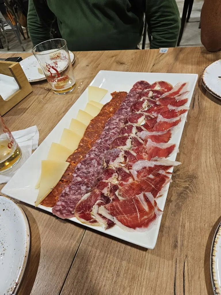 Alberto Martinez_Restaurante Hotal Los Arcos_Talavera La Real_review