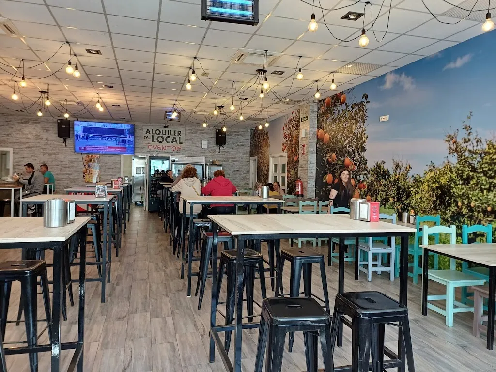 Nave 9 restaurant à Talavera La Real