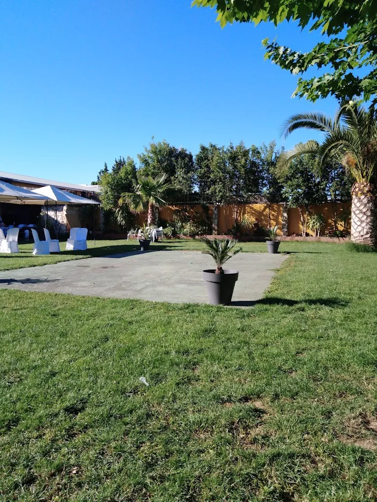 Lola_Complejo Done S.L._Valdelacalzada_review