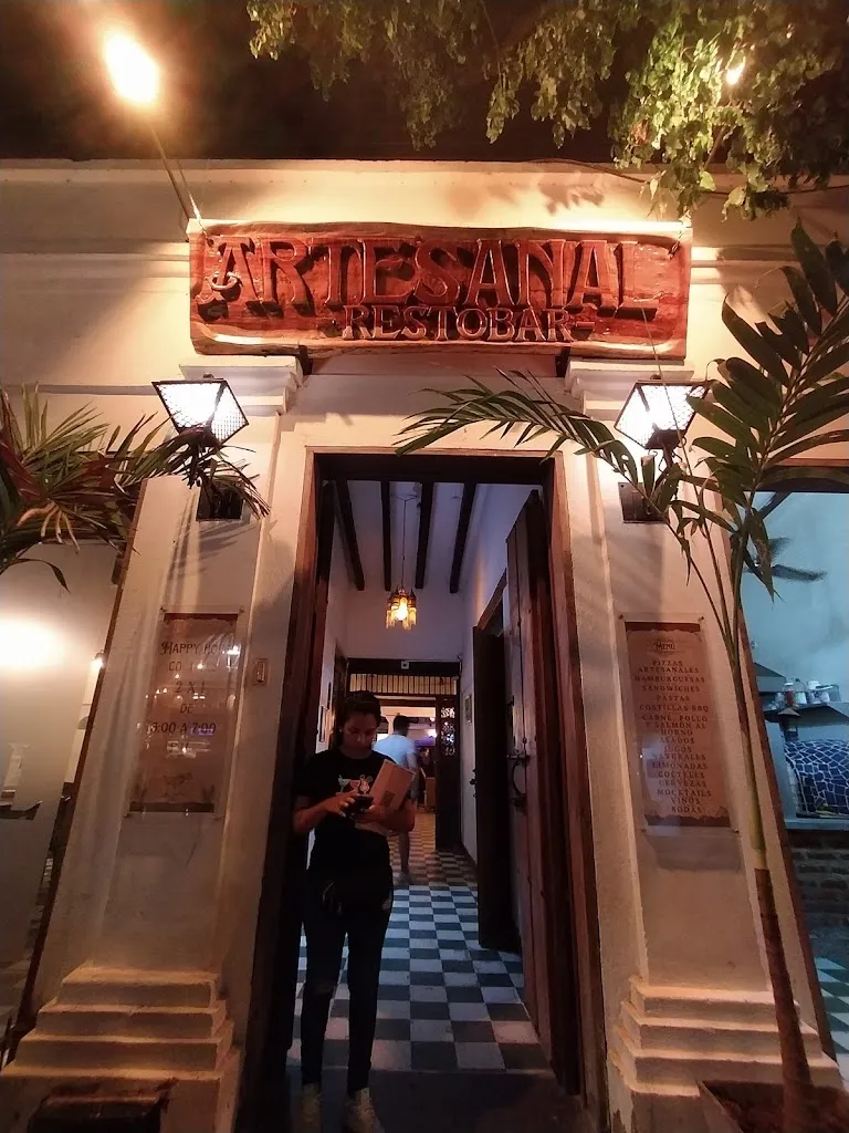 Artesanal Restobar restaurant in Santa Marta