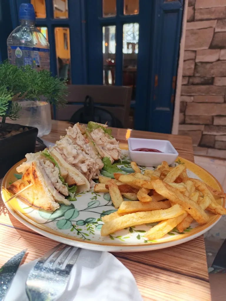 moon chapter_Bohemian Brunch, Restaurante y Disco santa marta_Santa Marta_review