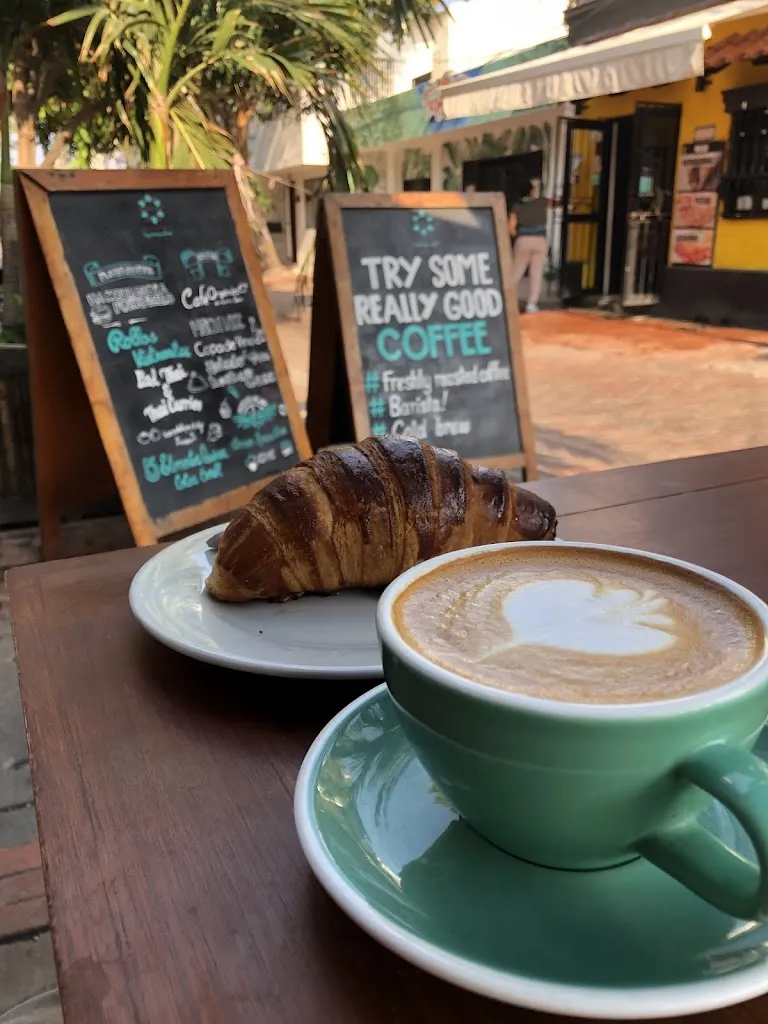 Ikaro Cafe_Santa Marta_slider_image_3