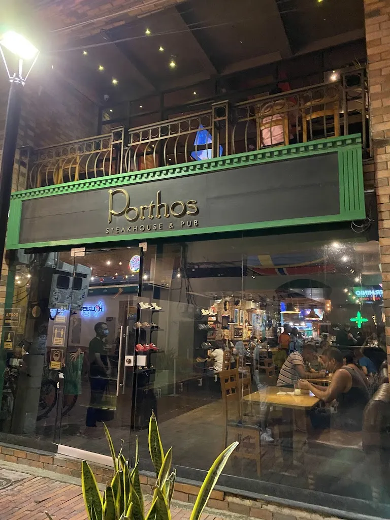 Porthos Steakhouse & Pub_Santa Marta_slider_image_1