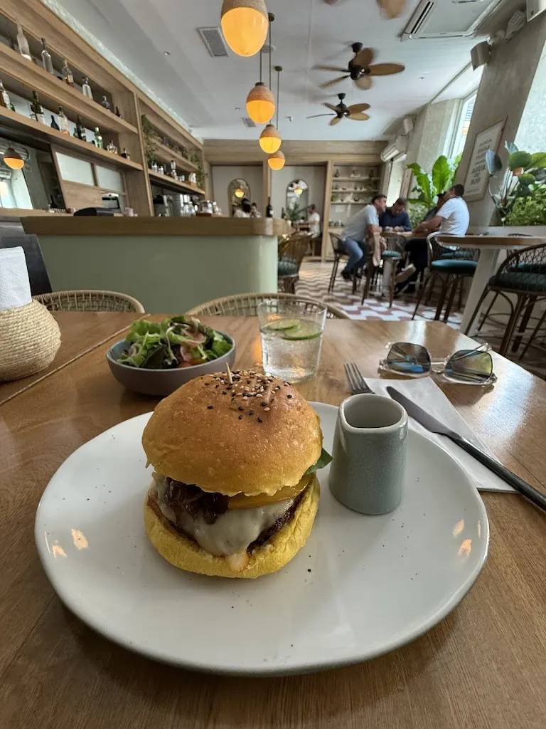 Michael J_Agua de Rio Cafe Bistro_Santa Marta_review