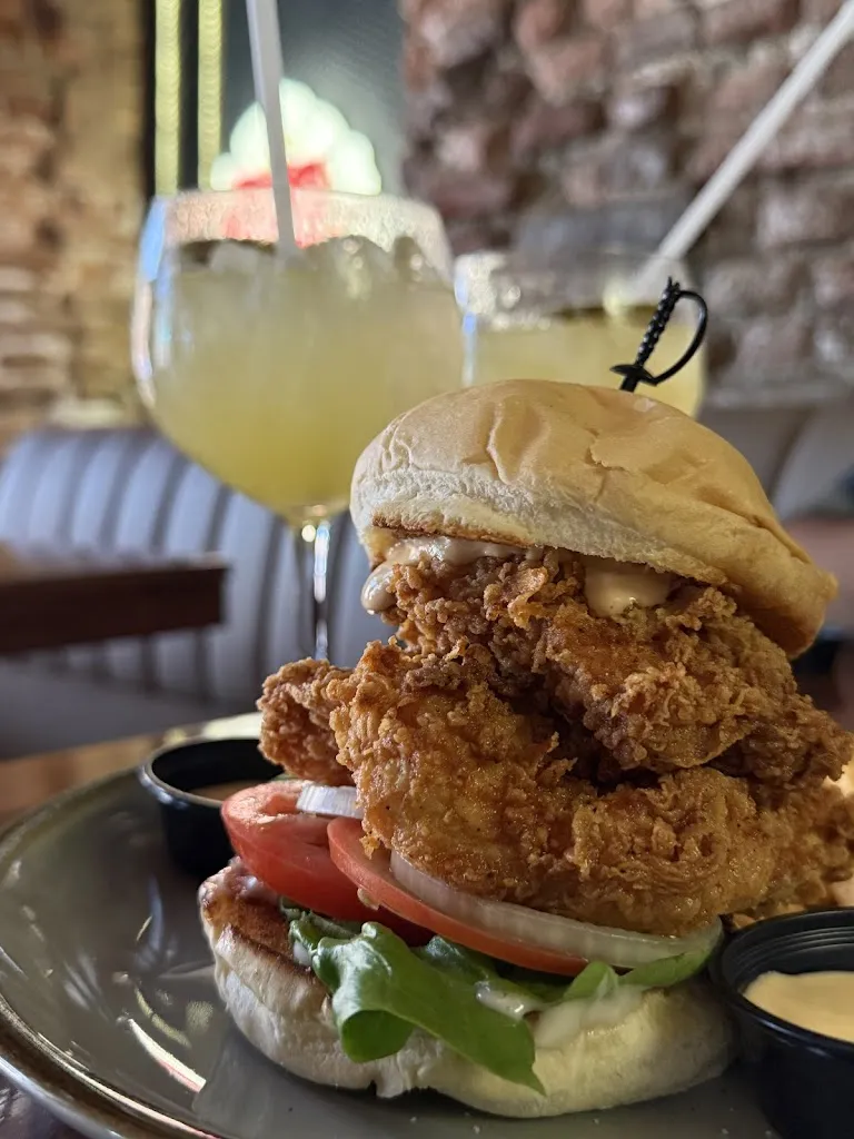 Houssein Mnif_Topping Burgers Santa Marta_Santa Marta_review