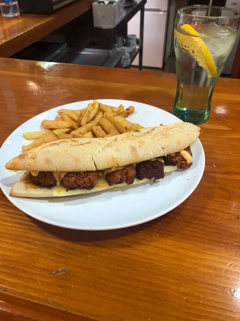 Ruben Santos Santos_La Taberna de MIKI_Santa Marta_review