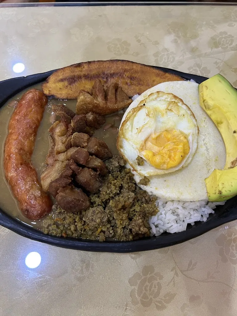 Angelica V._Restaurante Medellin_Santa Marta_review