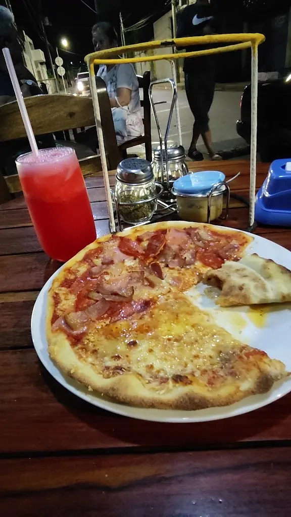 Nunzios Pizza & Pasta_Santa Marta_slider_image_2