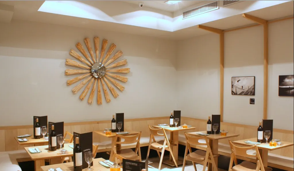 Lateral restaurant in Valle de Santa Ana