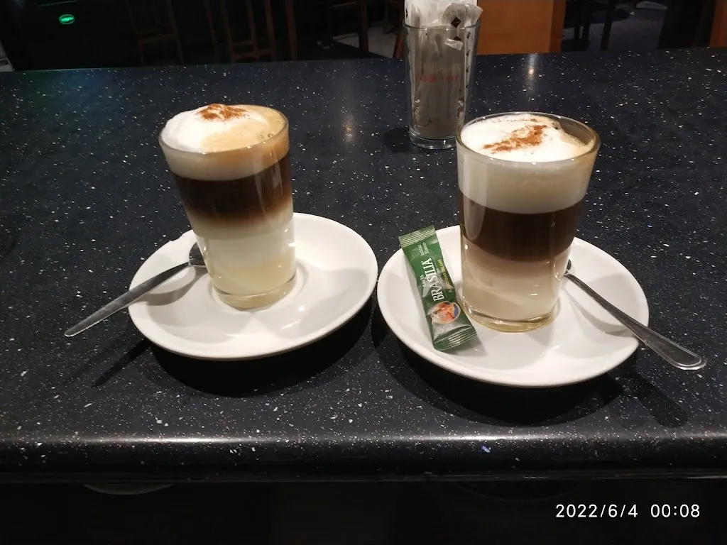 Cervecería AHÍ restaurant in Valdetorres