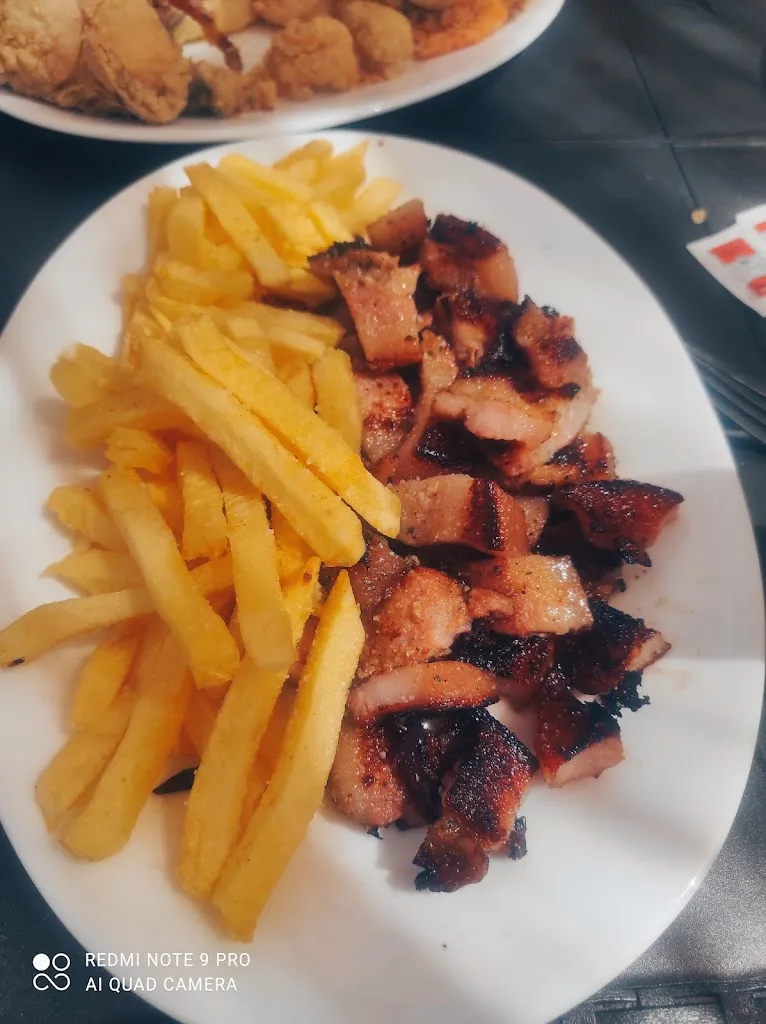 Críticas Constructivas_Bar de la piscina_Villagonzalo_review