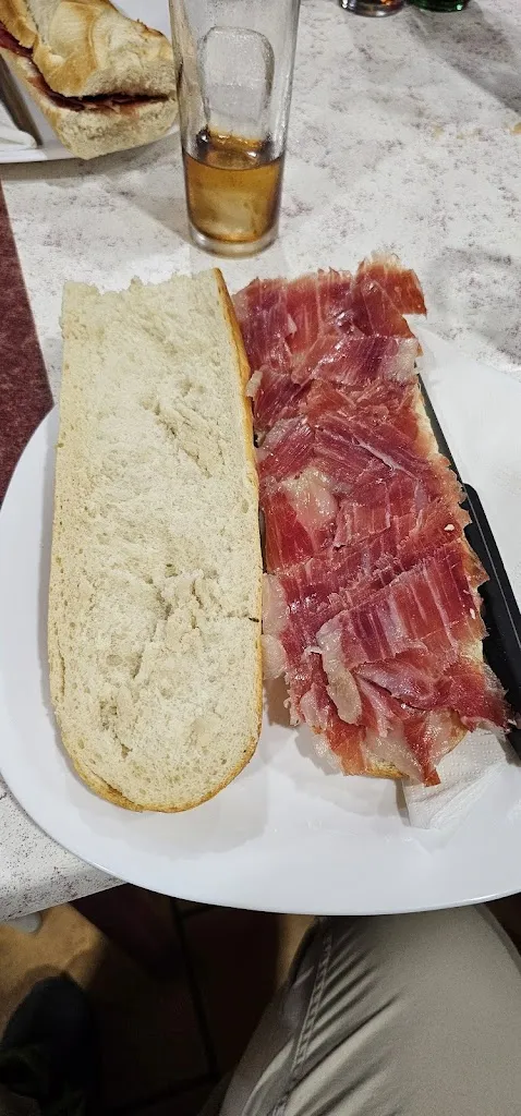 Restaurante Quique_Villagarcía de la Torre_slider_image_3