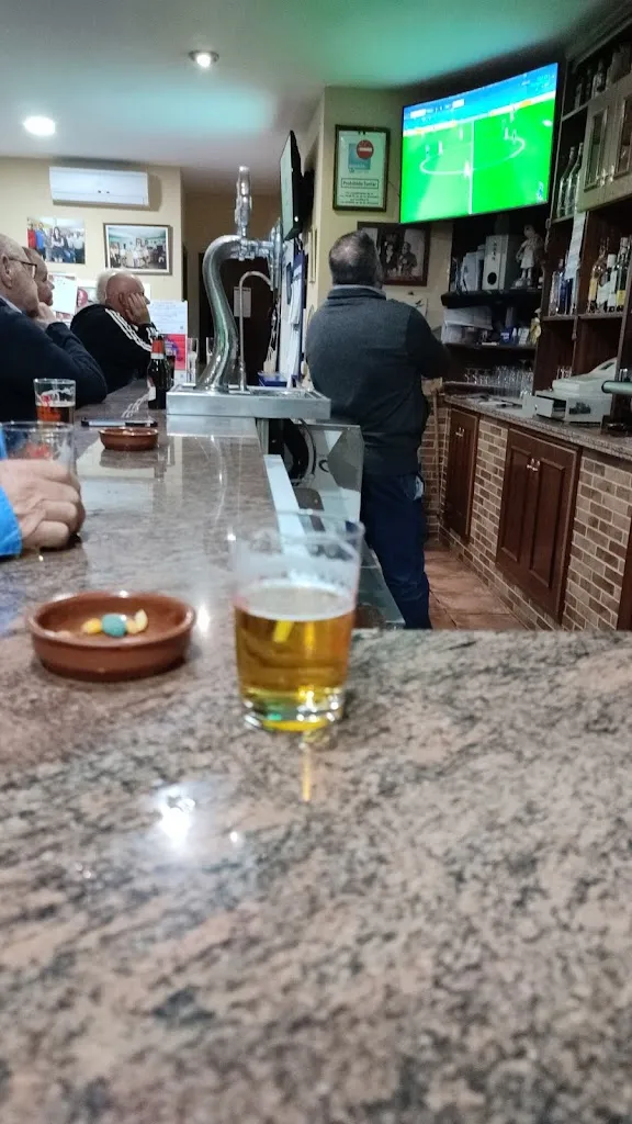 Bar y Loterias JUANI restaurant in Villagarcía de la Torre