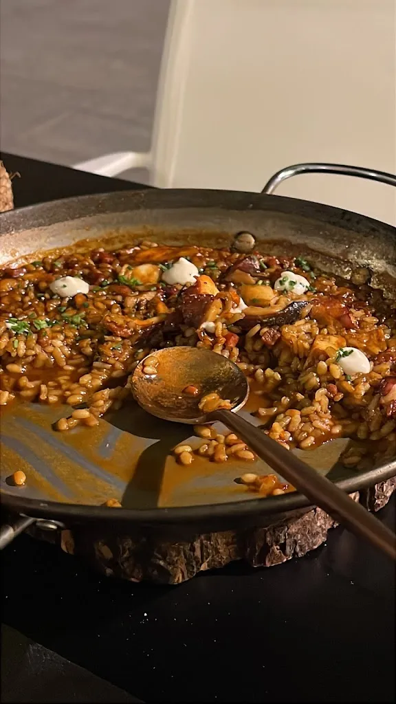 Joseka Duran_Mandukar_Villanueva de la Serena_review