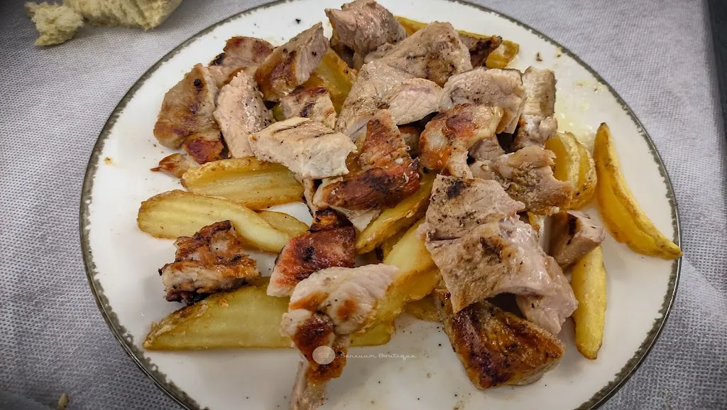 Hostal Restaurante el Chiringuito_Valverde de Leganés_slider_image_3