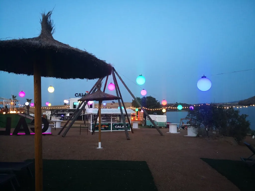 KALMATHERAPIES Giovanna O'Halloran-Bindi_Calao lake lounge_Villalba de los Barros_review