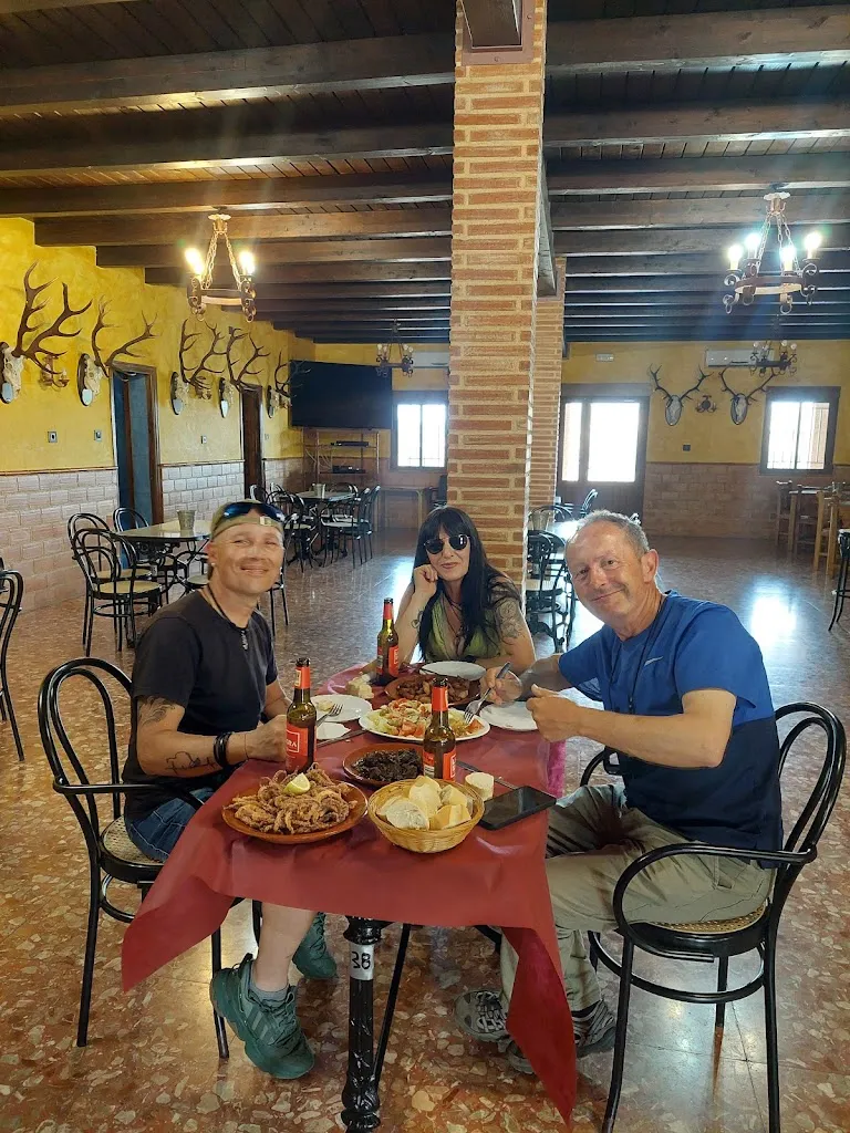 rafa cordon fernandez_Bar Piscina Andaluz_Villarta de los Montes_review