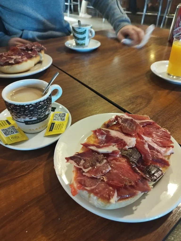 Menu_Café Bar La Esquina_Villanueva del Fresno_image_2