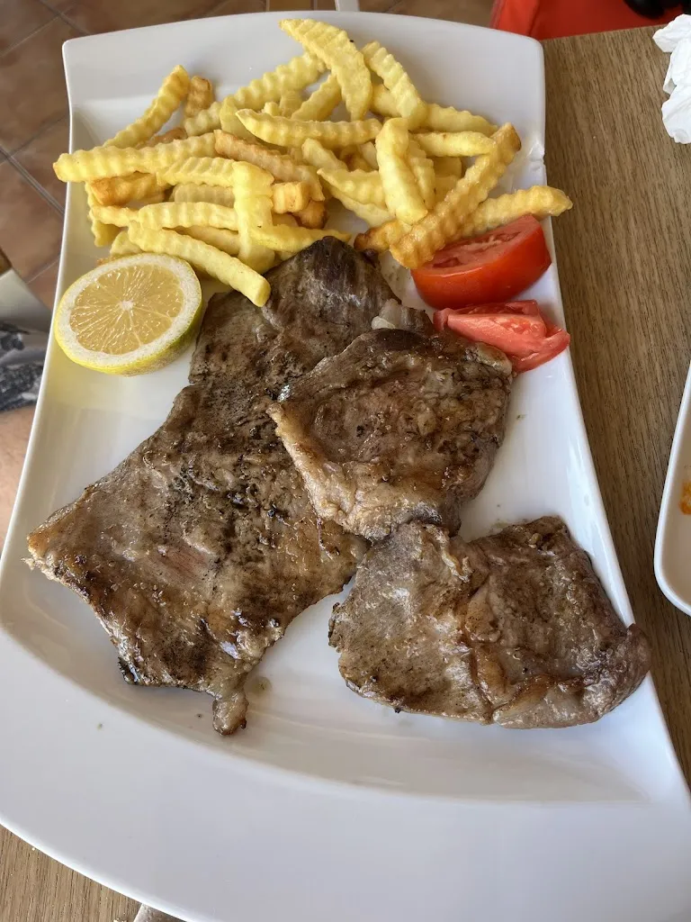 Café Bar La Esquina_Villanueva del Fresno_slider_image_3