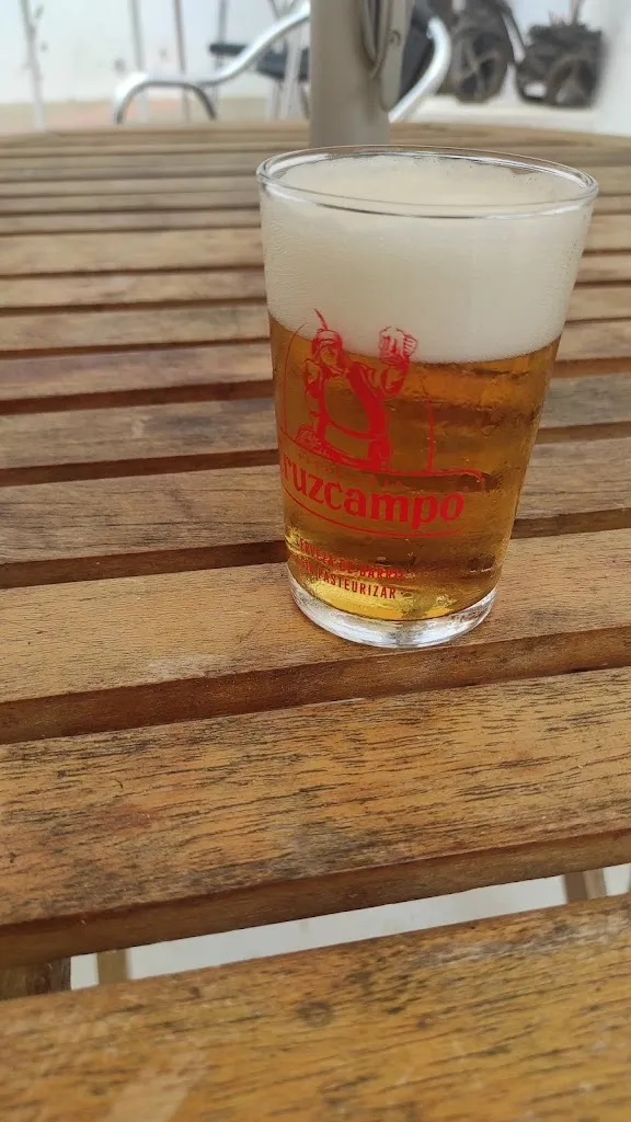 Maca Zamora_Bar Cinema_Villanueva del Fresno_review