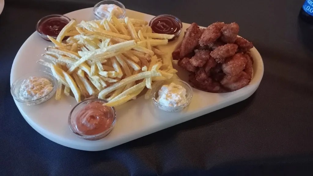 Chiringuito La Piscina restaurant in Villanueva del Fresno