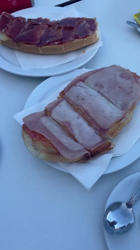 Laura Ruiz_Bar “El Llano”_Zahinos_recensione